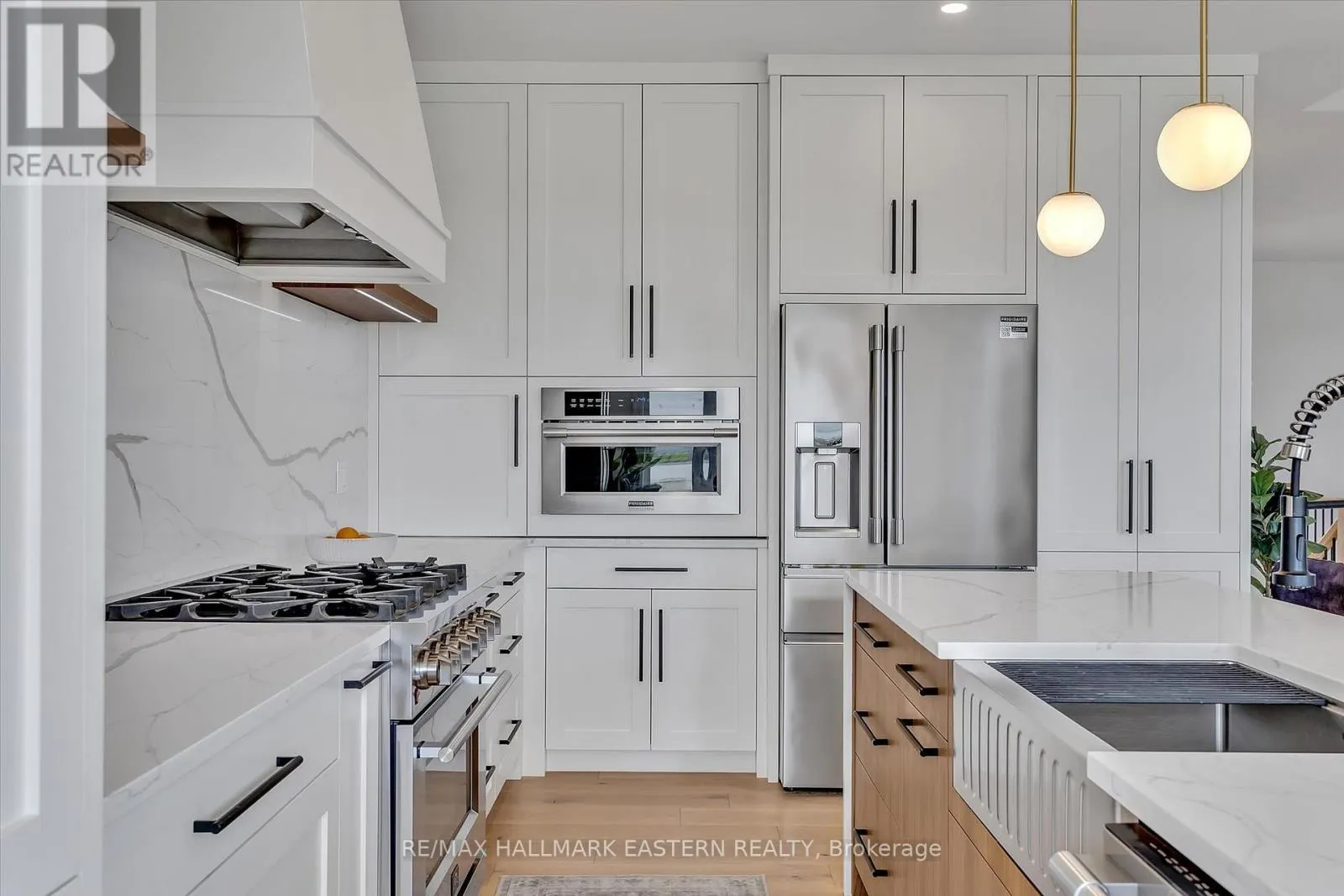 35 LAKEVIEW CRESCENT