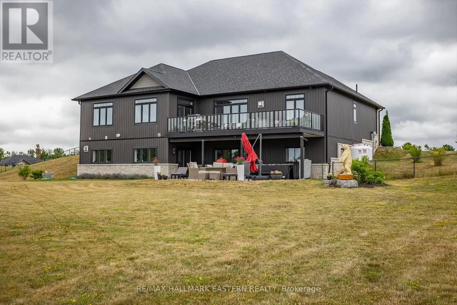 35 LAKEVIEW CRESCENT