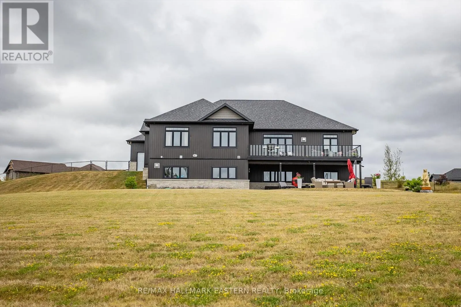 35 LAKEVIEW CRESCENT