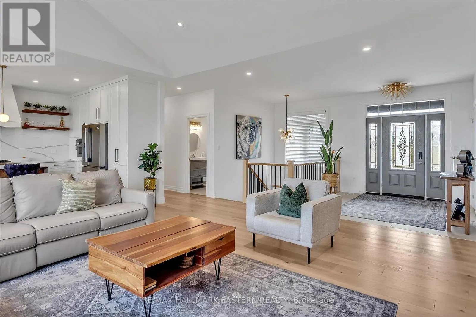 35 LAKEVIEW CRESCENT