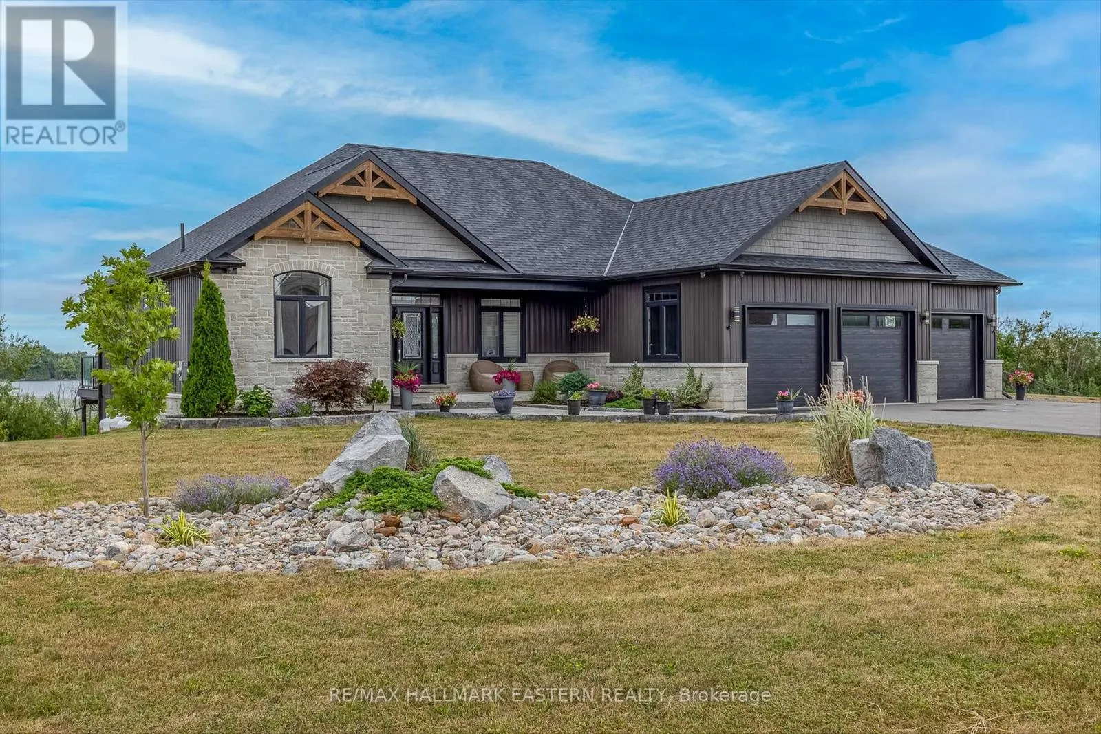35 LAKEVIEW CRESCENT