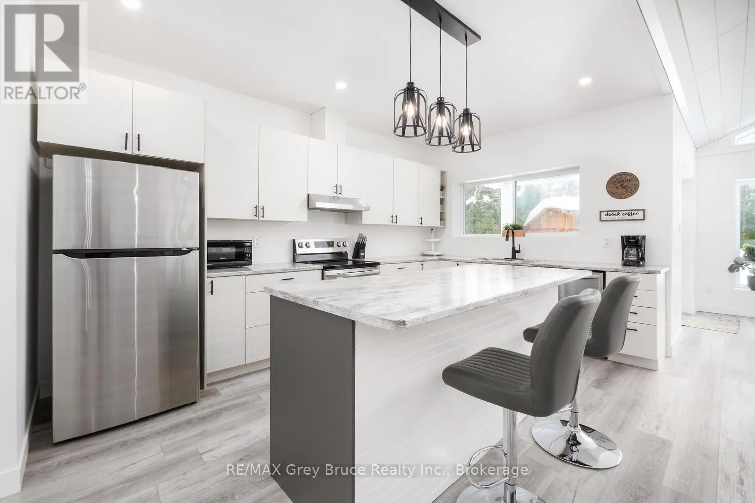 32 SOUTHAMPTON PARKWAY