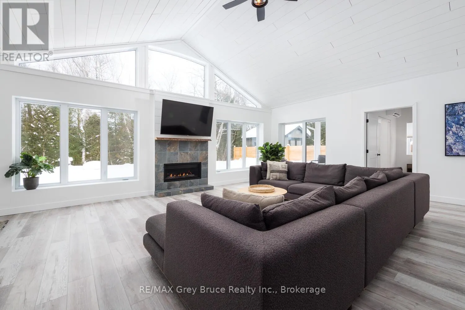 32 SOUTHAMPTON PARKWAY