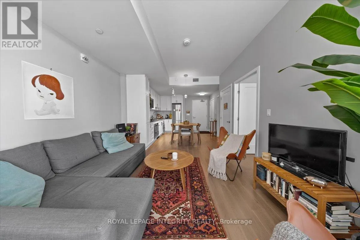 403 - 570 DE MAZENOD AVENUE