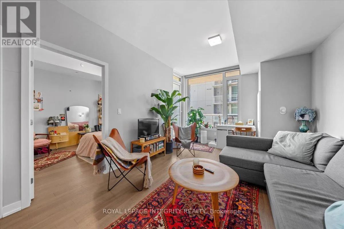 403 - 570 DE MAZENOD AVENUE