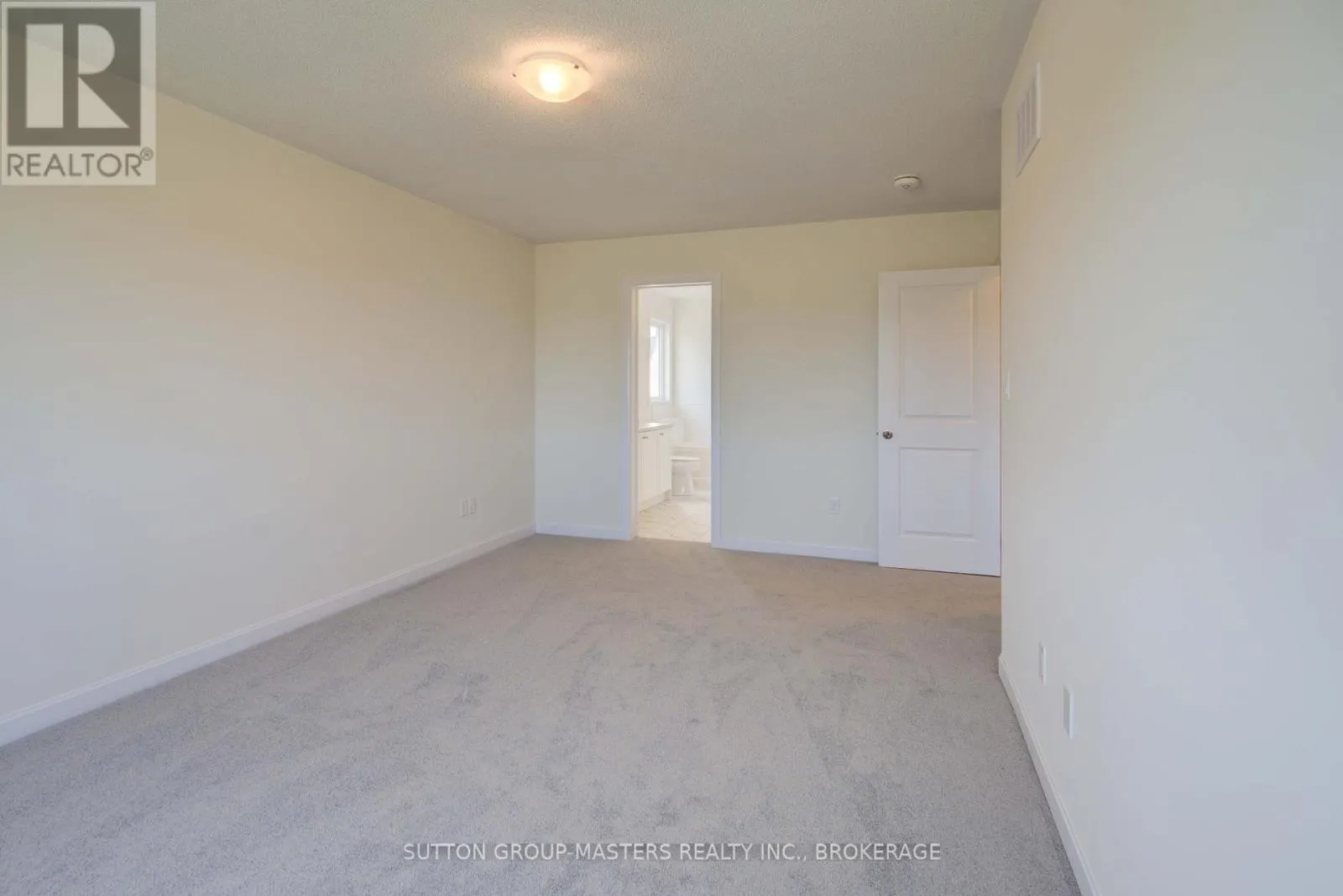 102 OAKMONT DRIVE