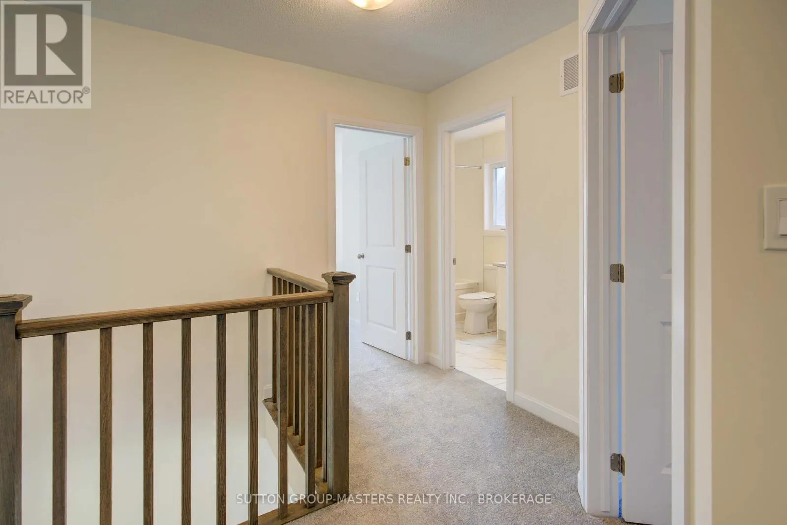 102 OAKMONT DRIVE