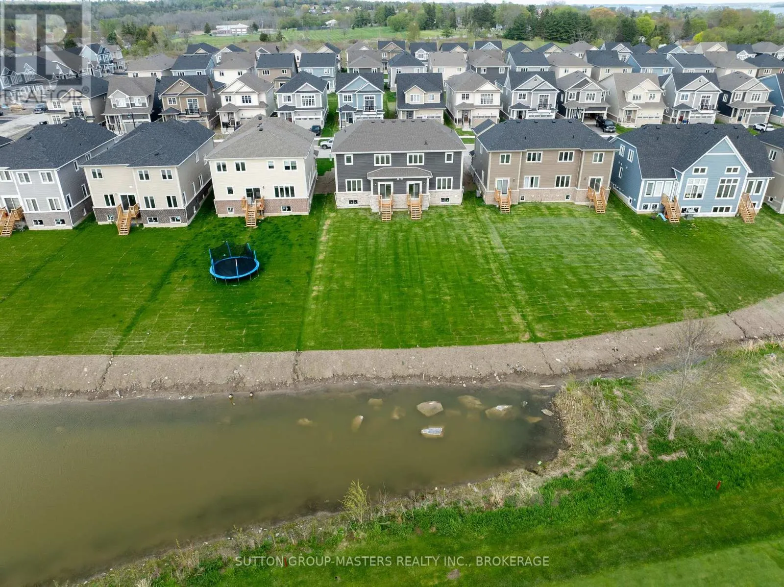 54 GOLF LINKS DRIVE