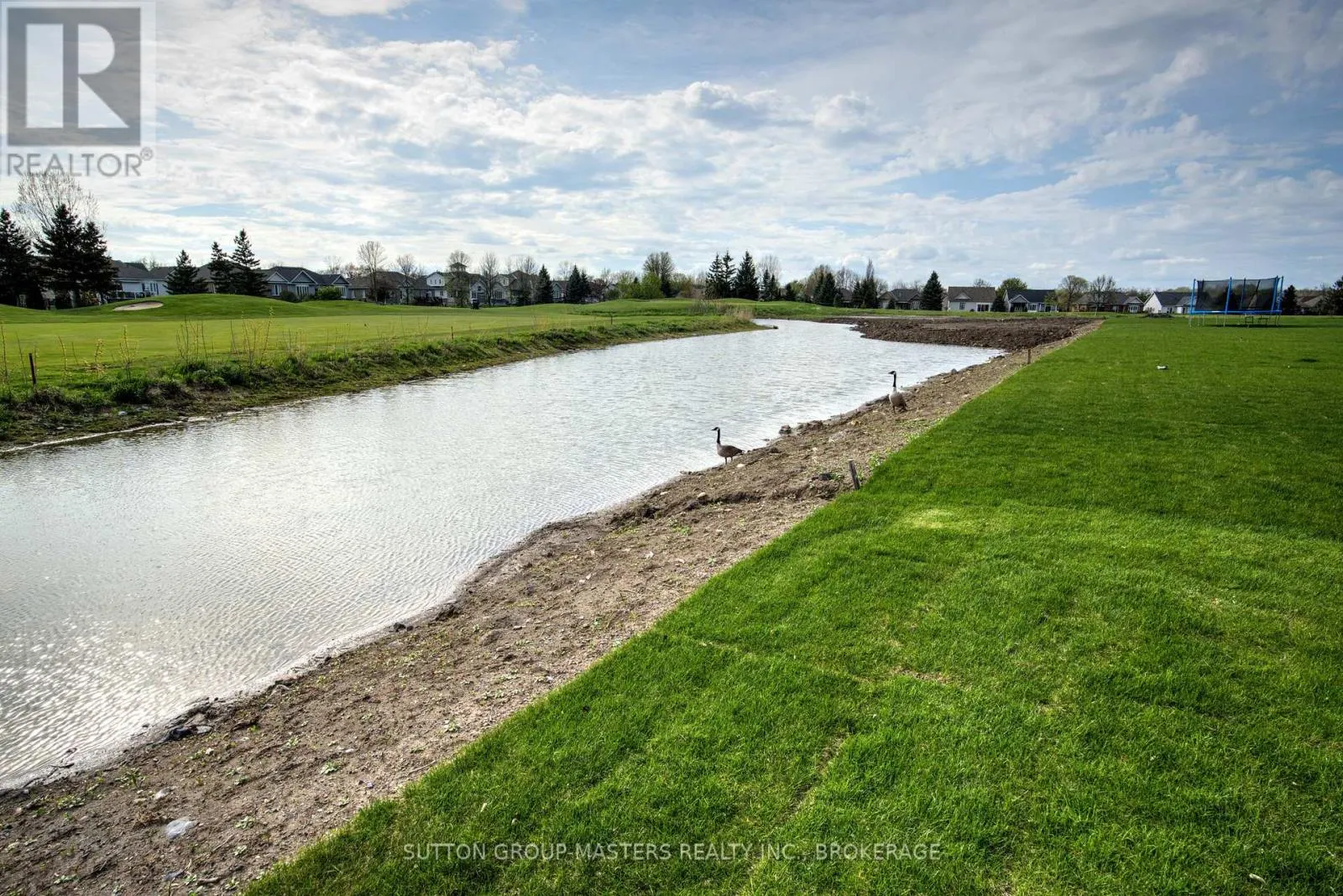 54 GOLF LINKS DRIVE