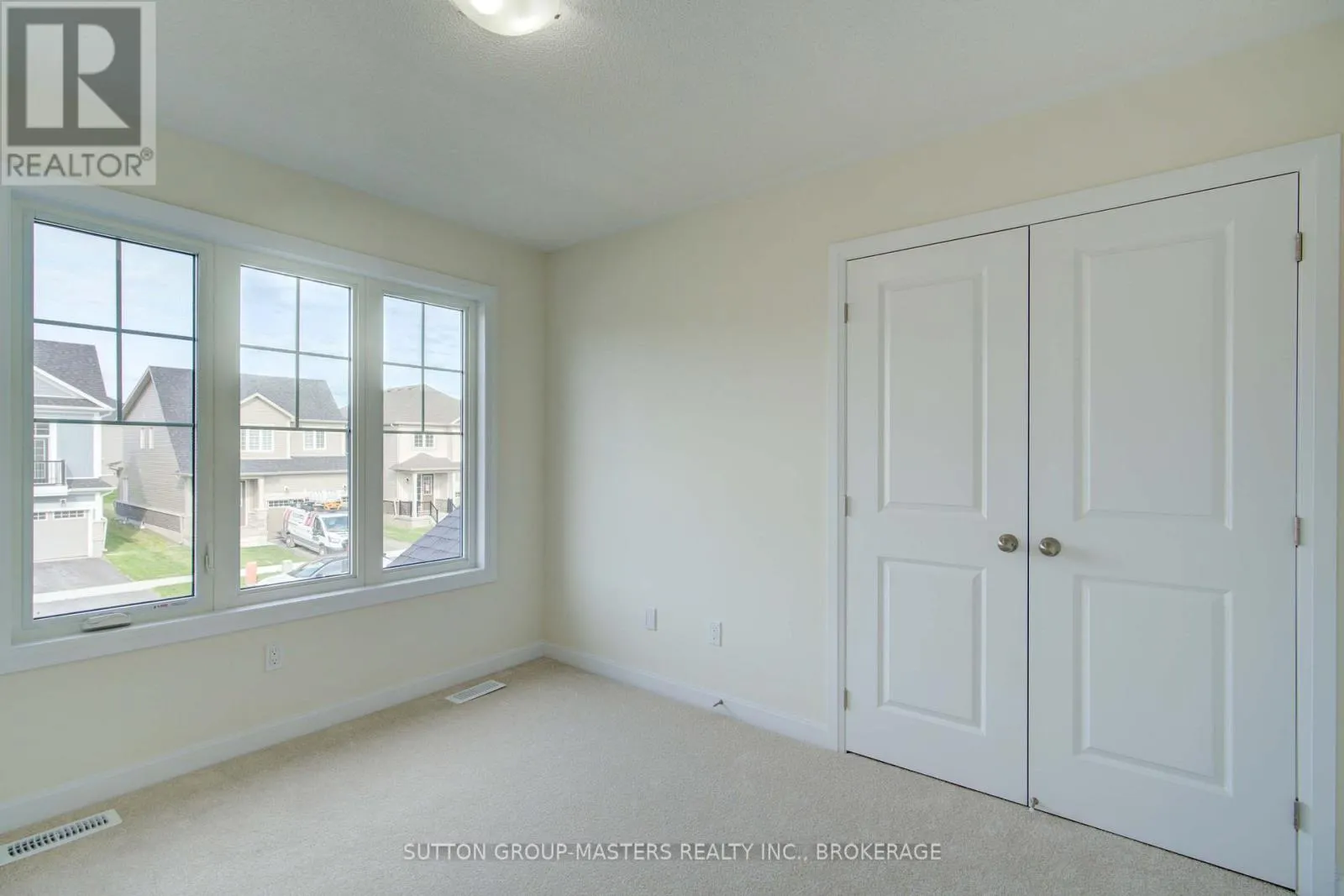 54 GOLF LINKS DRIVE