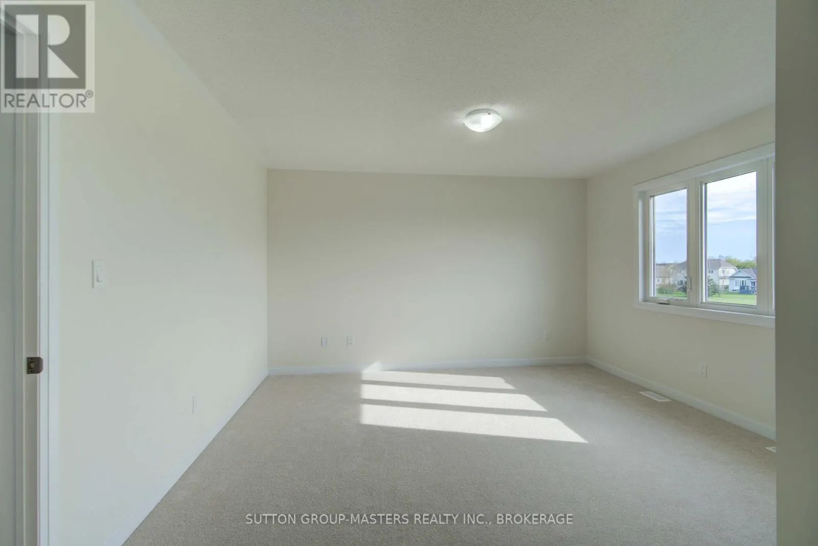 54 GOLF LINKS DRIVE