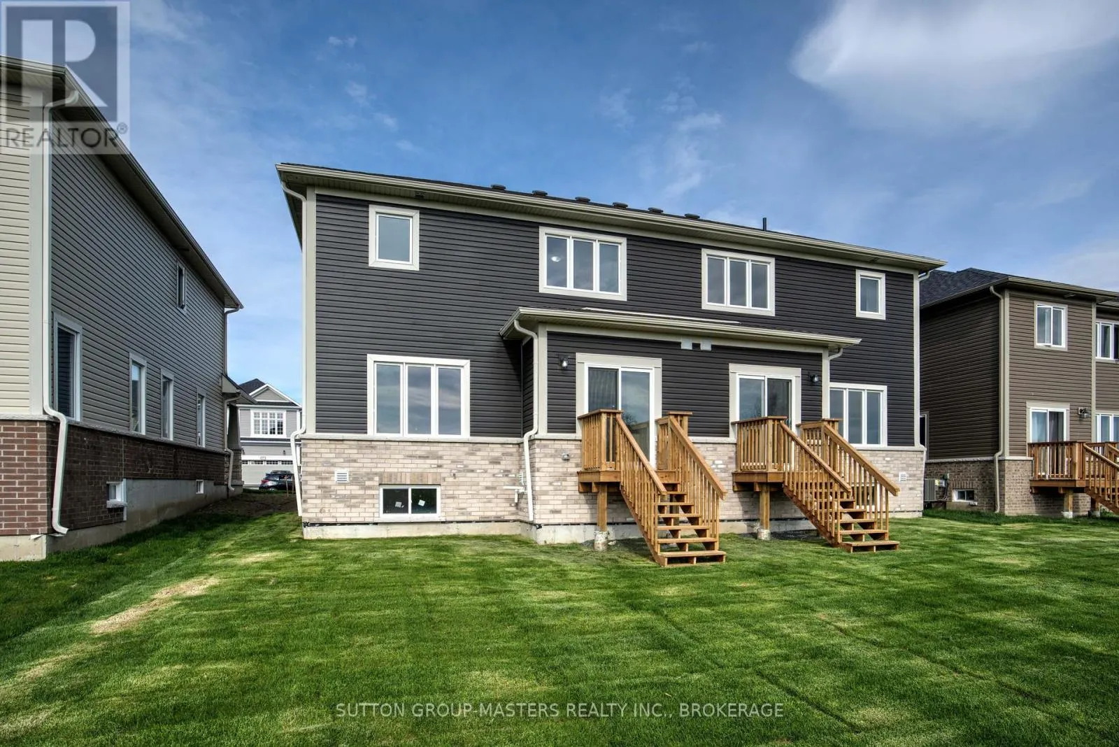 54 GOLF LINKS DRIVE