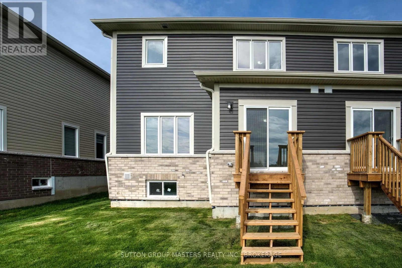 54 GOLF LINKS DRIVE