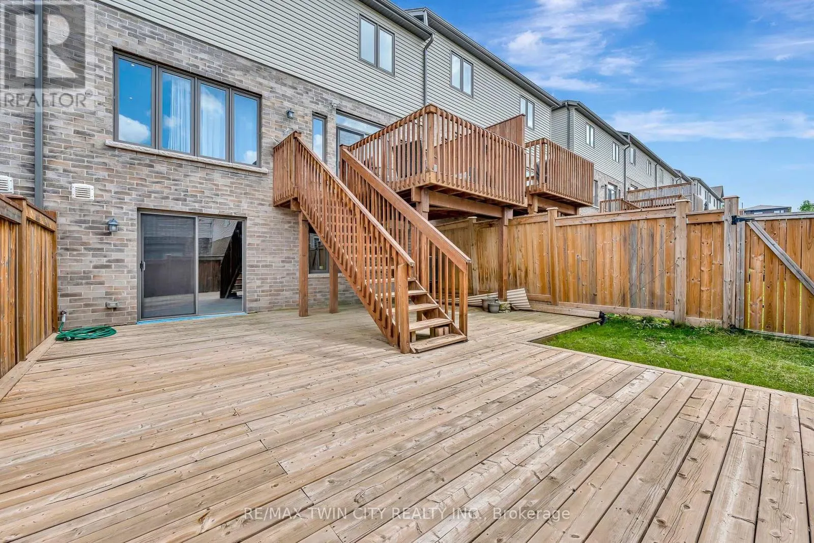 592 MAYAPPLE STREET