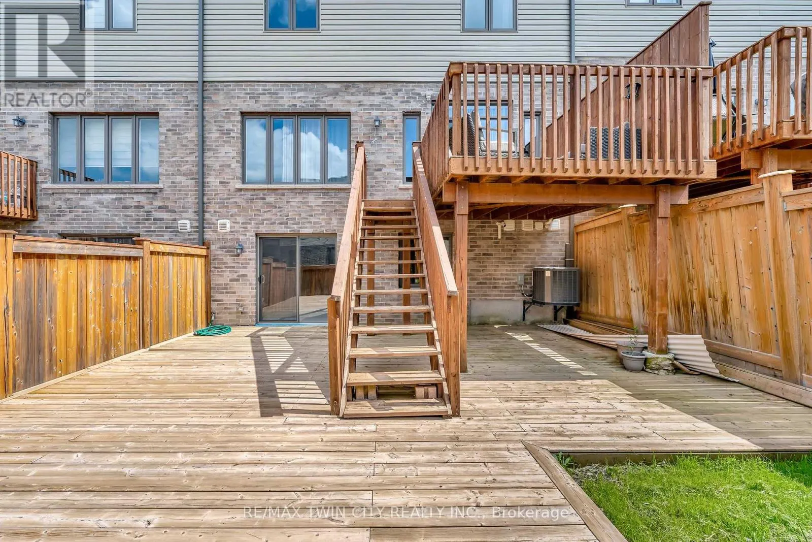 592 MAYAPPLE STREET