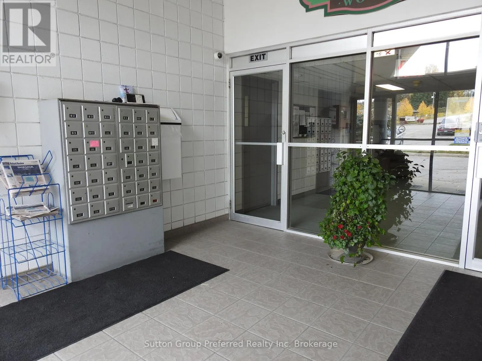 102 - 163 FERGUSON AVENUE, #102