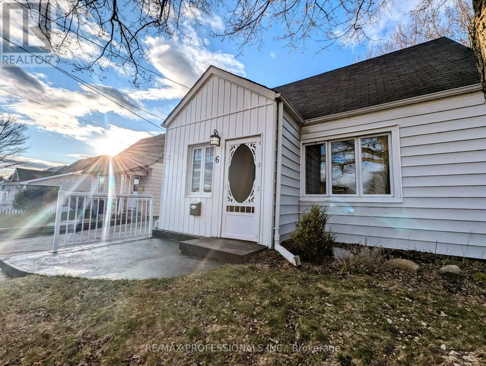 6 FRASER STREET