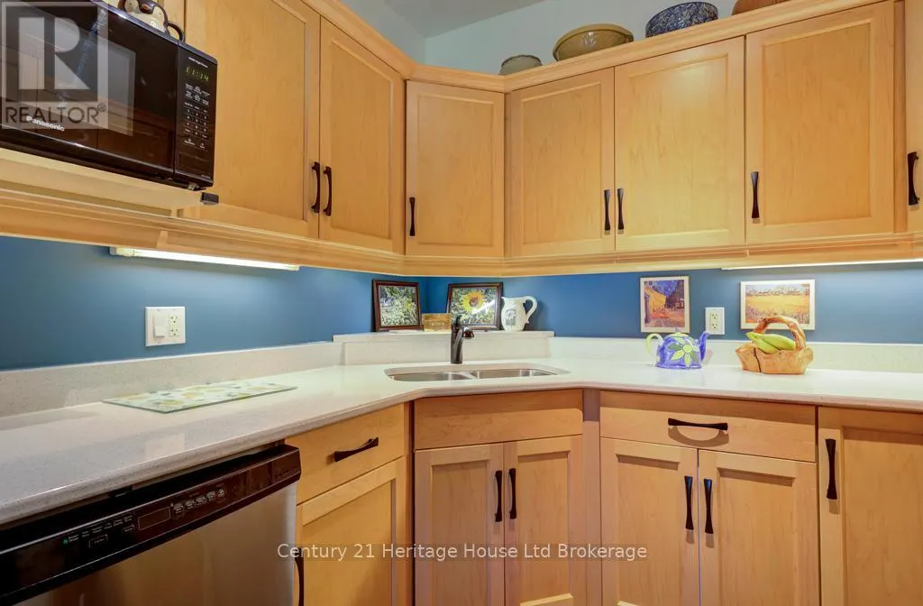 30 - 500 LAKEVIEW DRIVE, #30