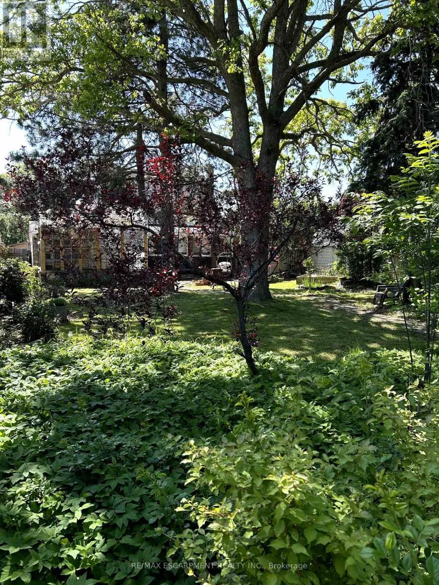 18 FLANDERS AVENUE