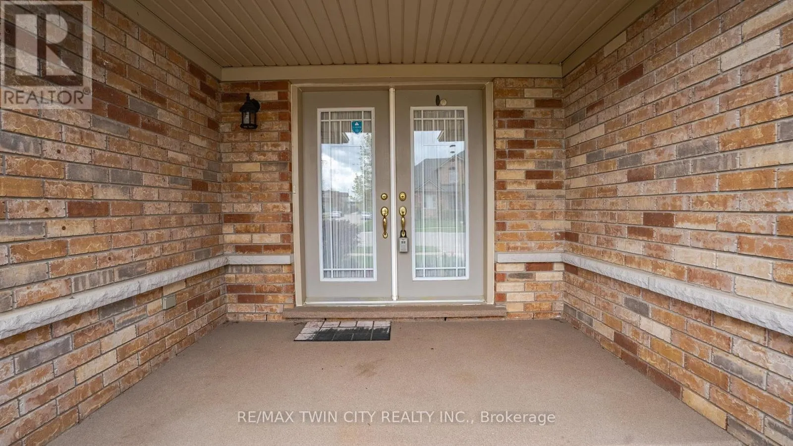 22 COBBLESTONE DRIVE
