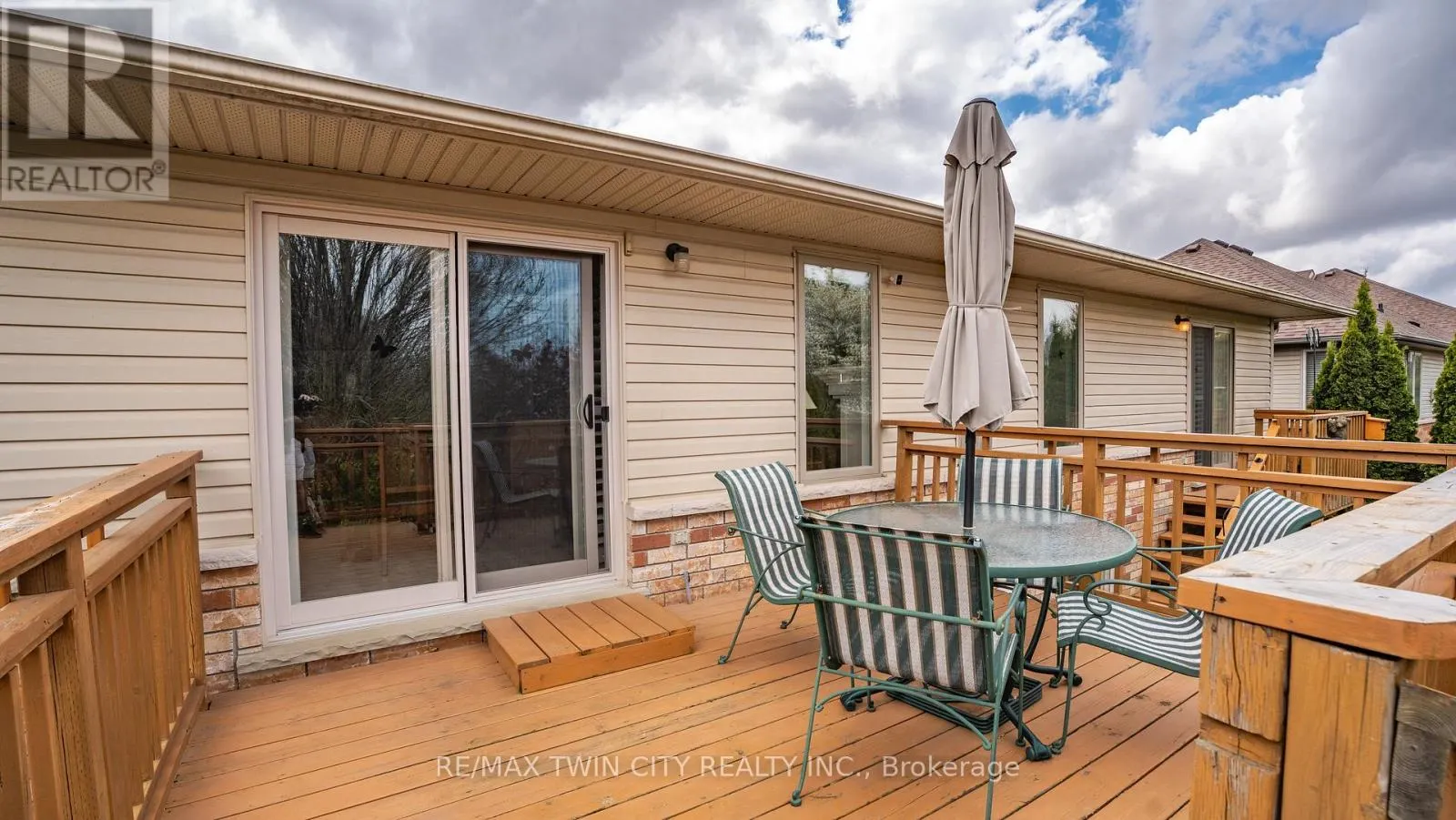 22 COBBLESTONE DRIVE