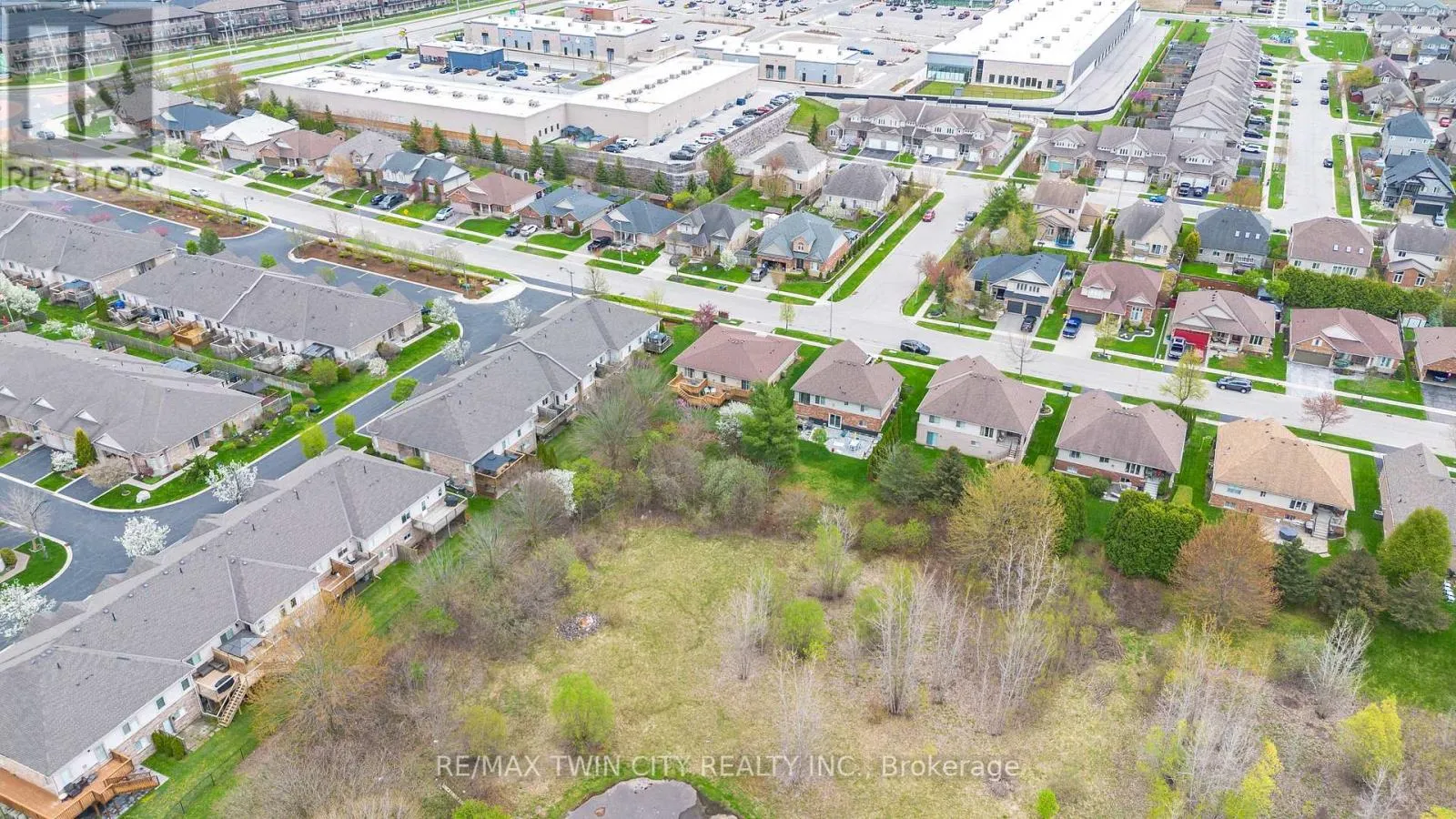 22 COBBLESTONE DRIVE