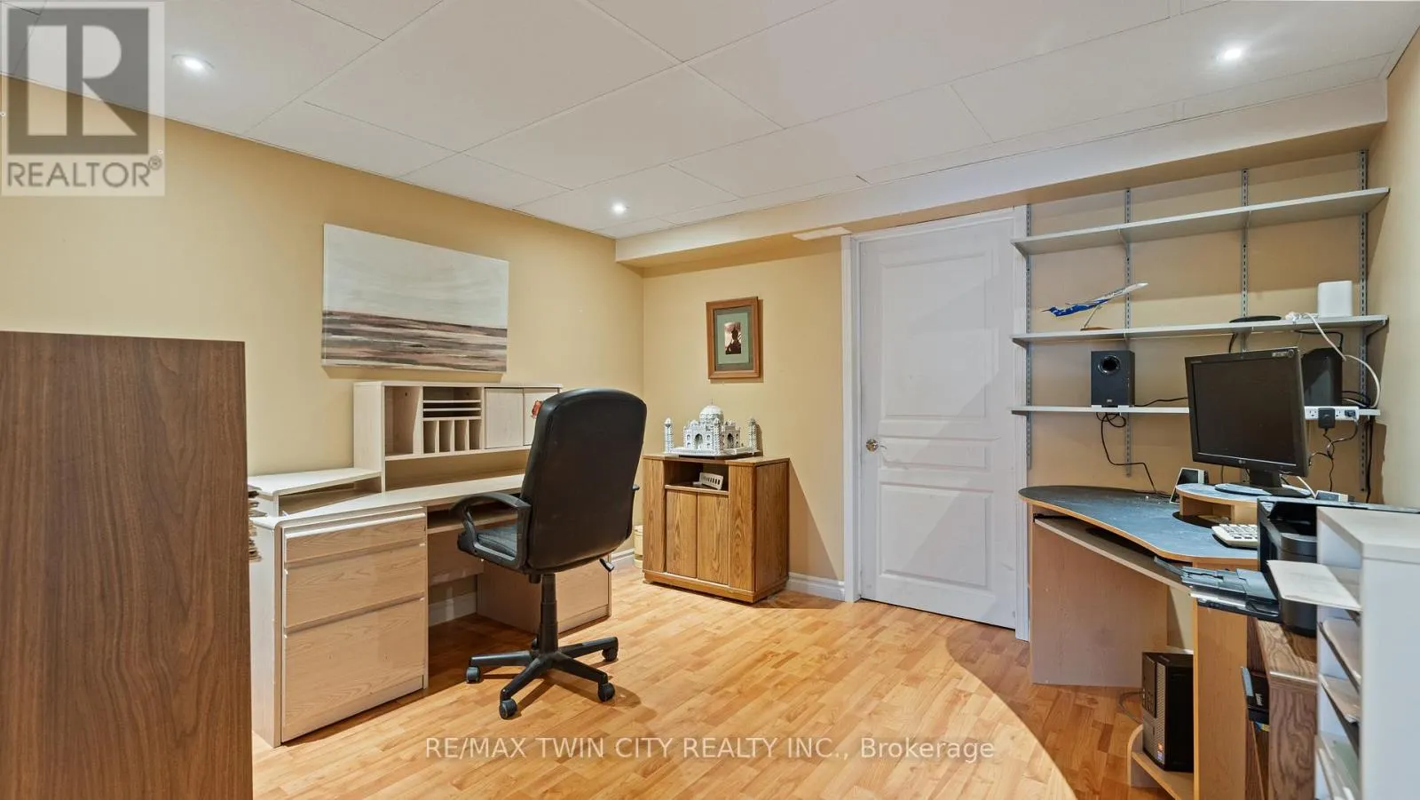 22 COBBLESTONE DRIVE