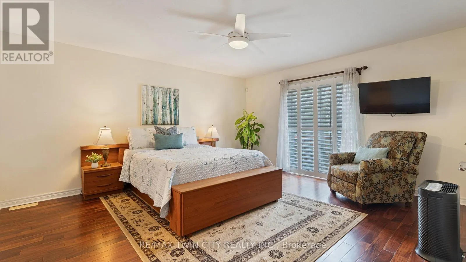 22 COBBLESTONE DRIVE