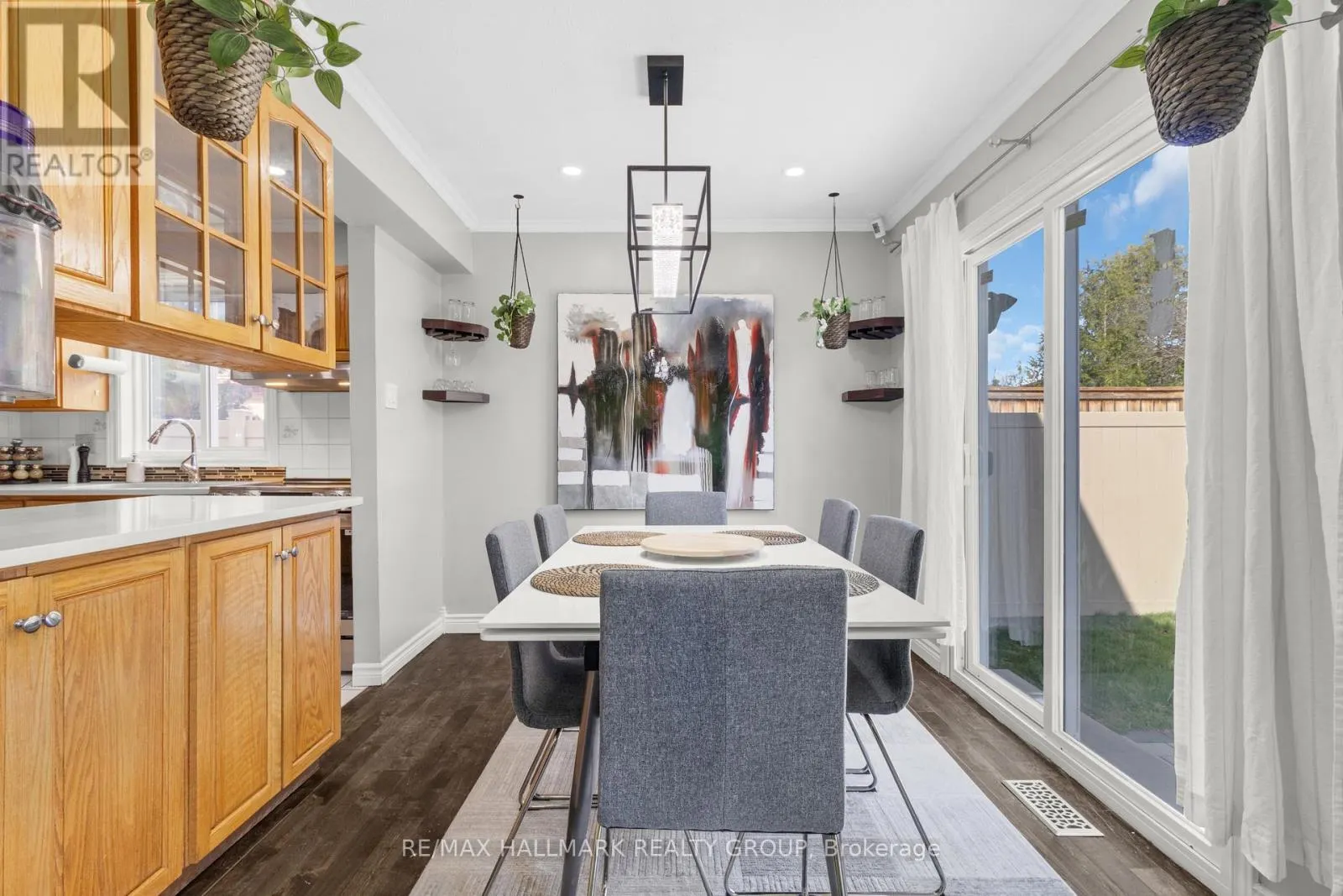 32 BRANDO CRESCENT