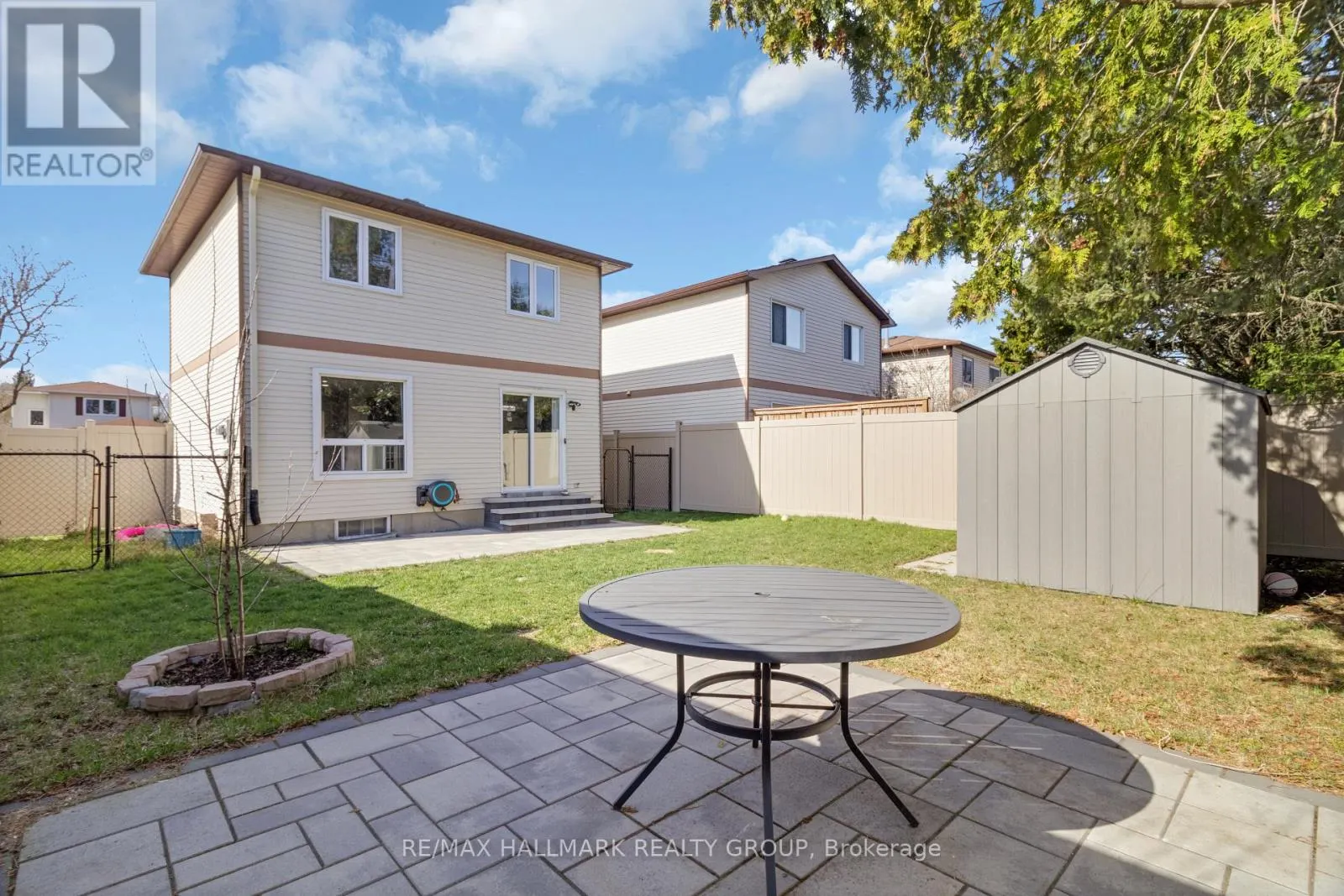32 BRANDO CRESCENT
