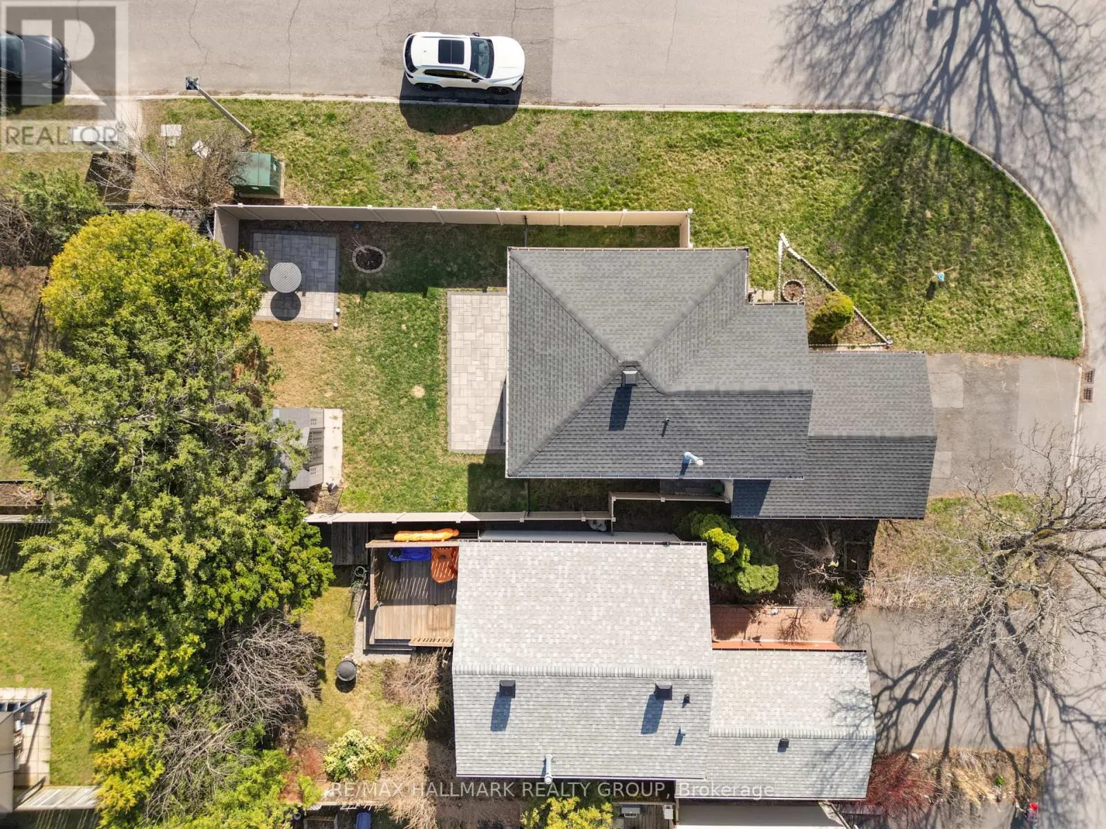 32 BRANDO CRESCENT