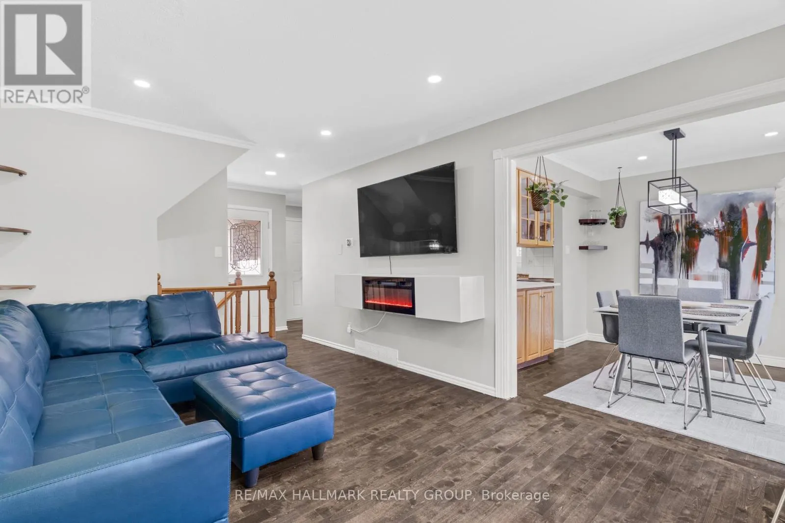 32 BRANDO CRESCENT
