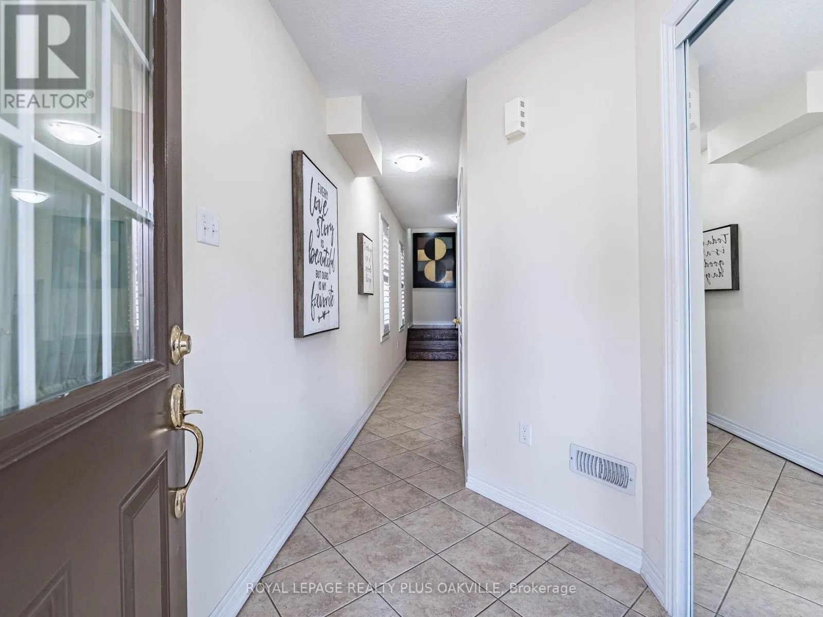 12 - 54 NISBET BOULEVARD