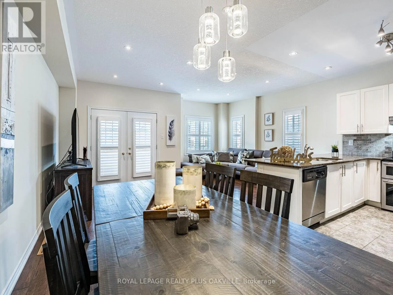 12 - 54 NISBET BOULEVARD