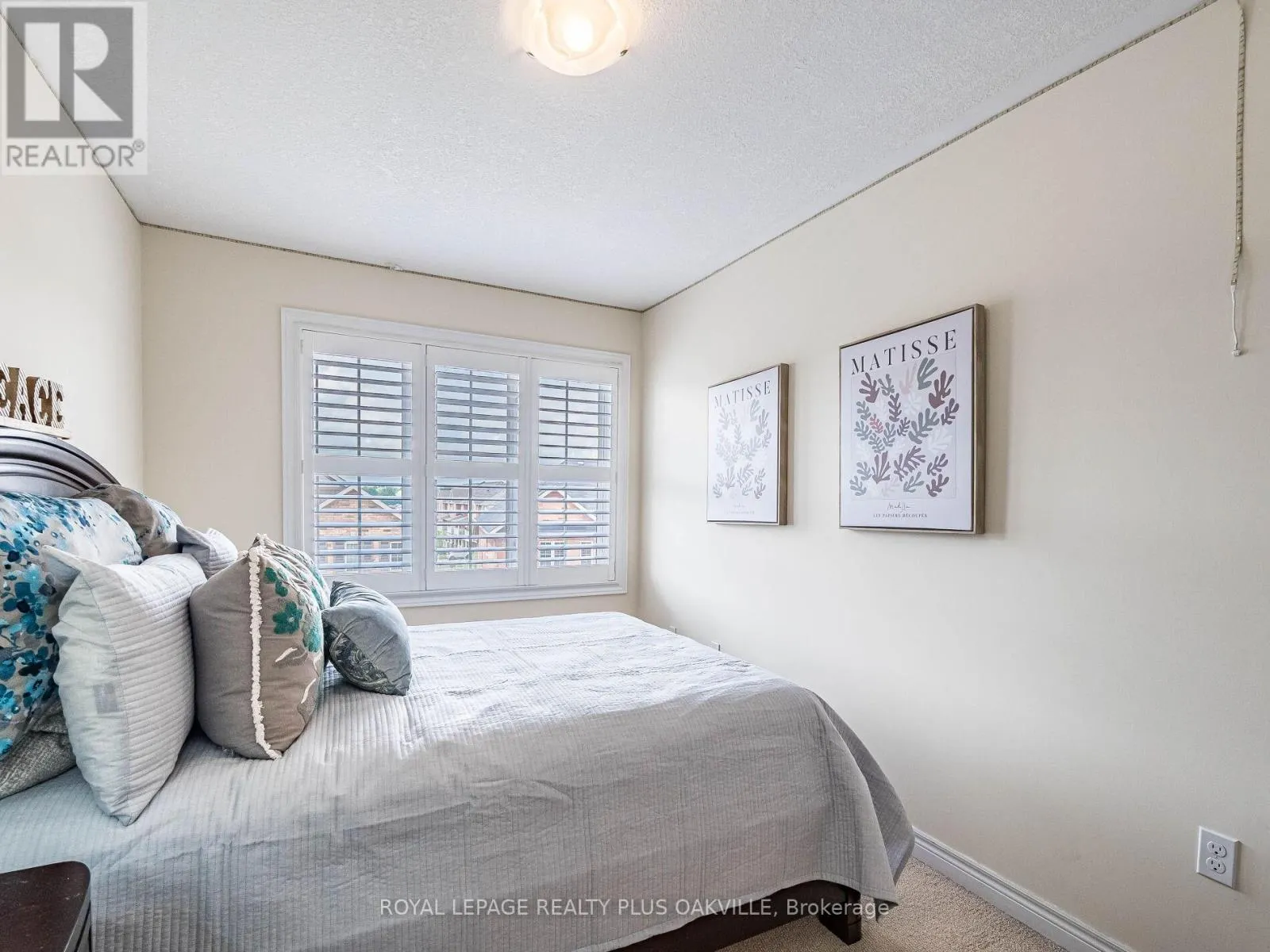 12 - 54 NISBET BOULEVARD