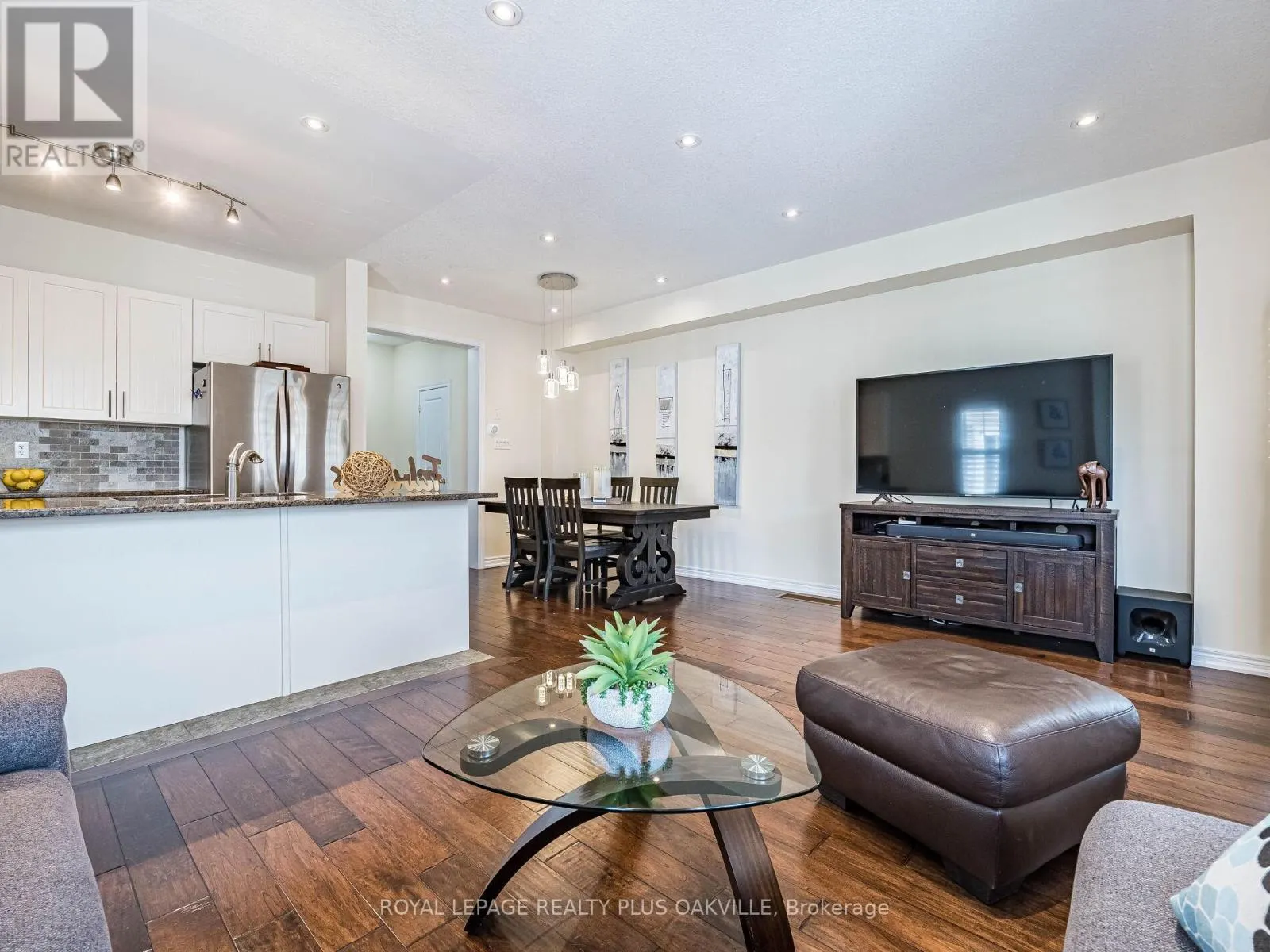 12 - 54 NISBET BOULEVARD