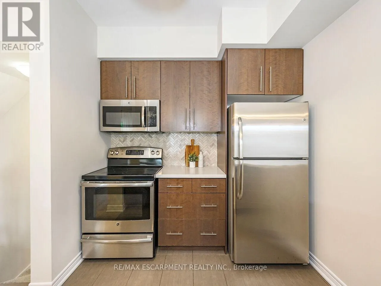 84 - 515 WINSTON ROAD