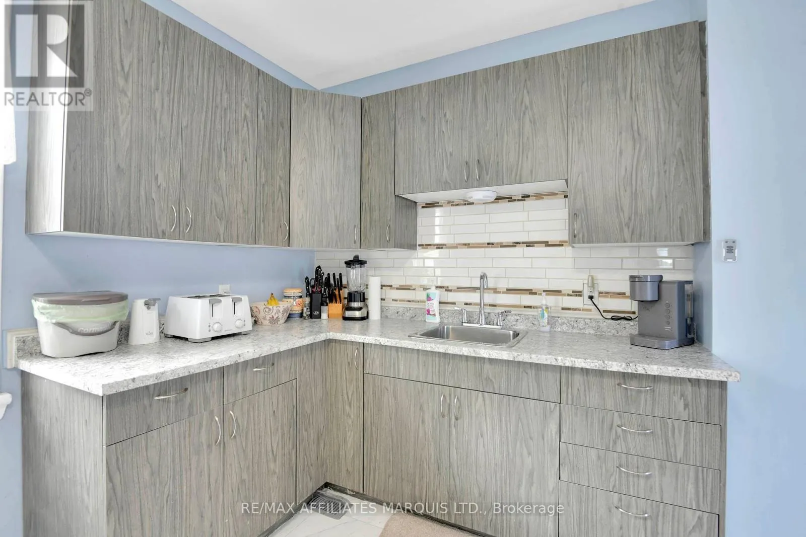 337 SIXTH STREET E