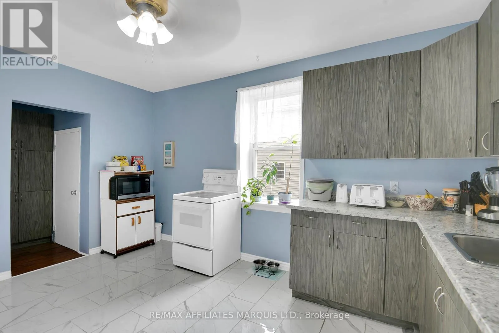 337 SIXTH STREET E