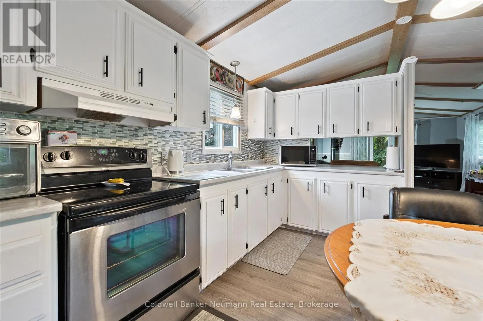 93 MAPLE - 1294 CONCESSION 8 ROAD W, #93 Maple