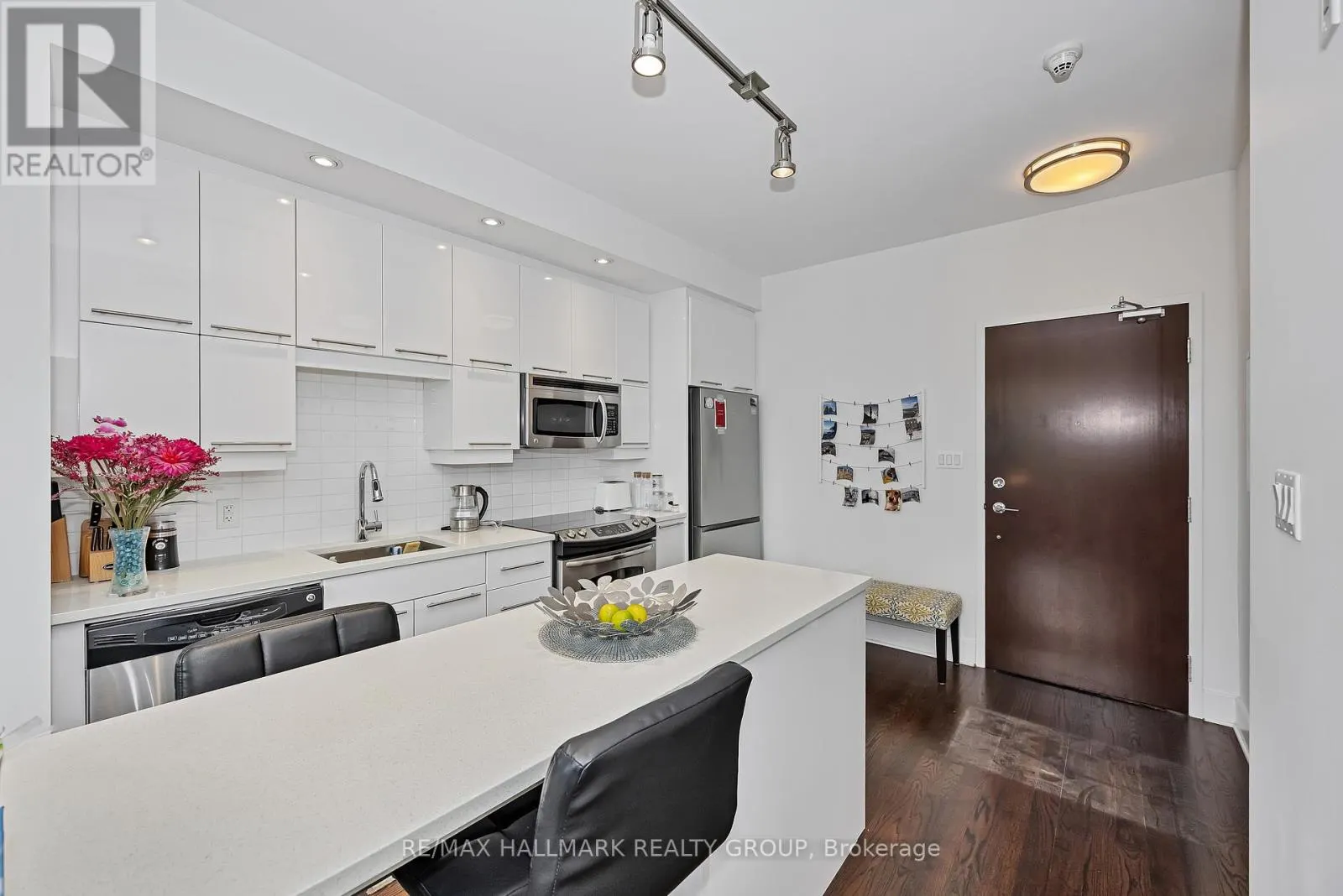 308 - 101 RICHMOND ROAD