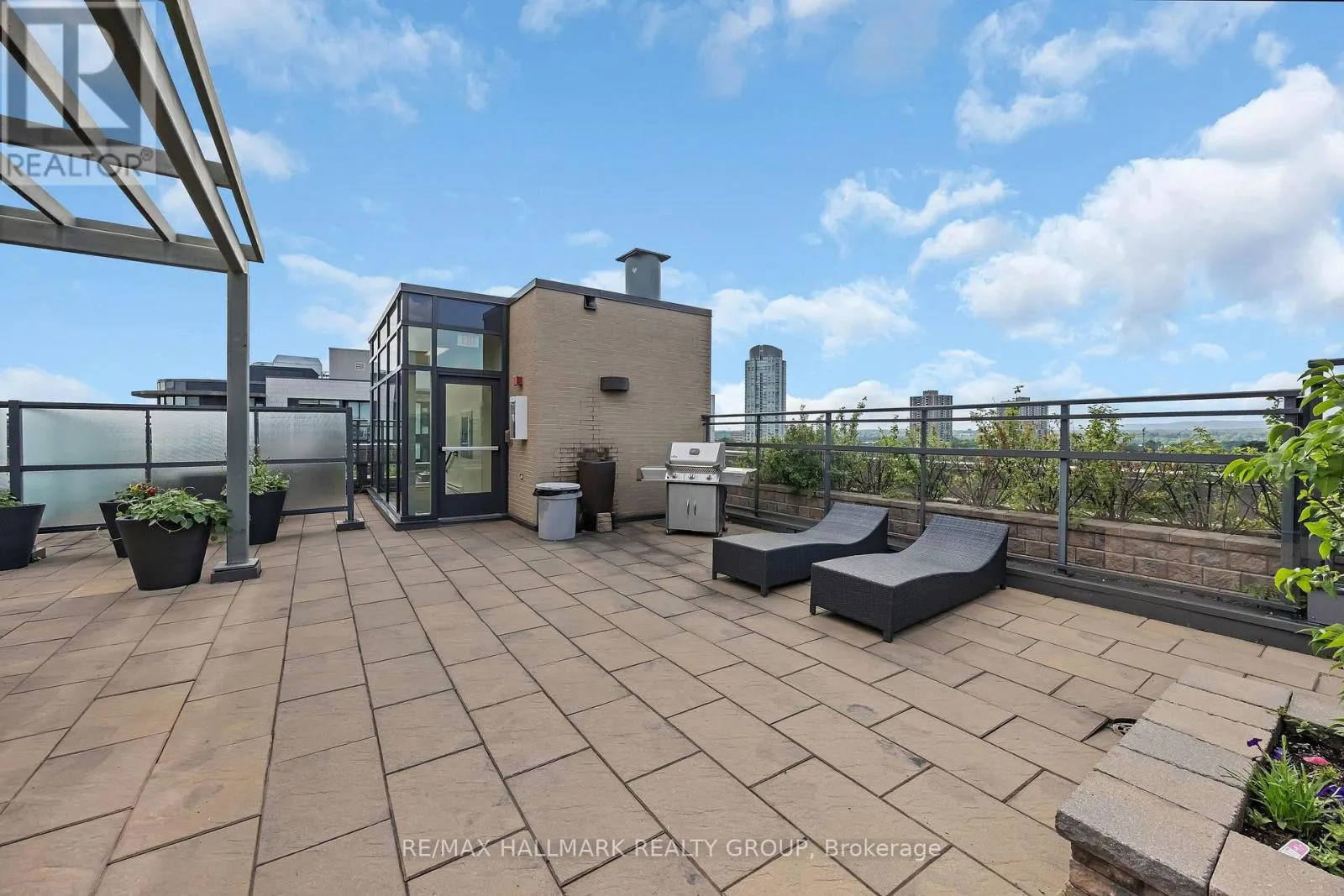 308 - 101 RICHMOND ROAD