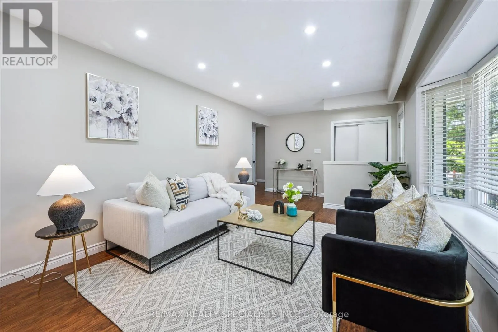 60 KENWOOD CRESCENT