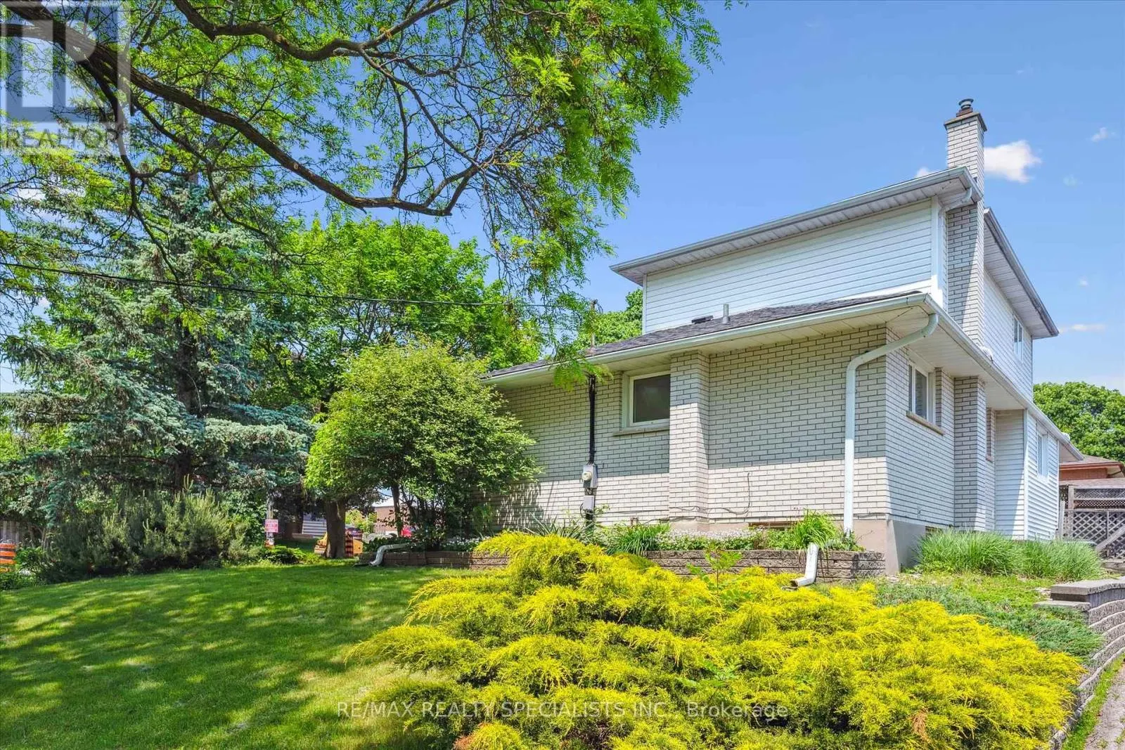 60 KENWOOD CRESCENT