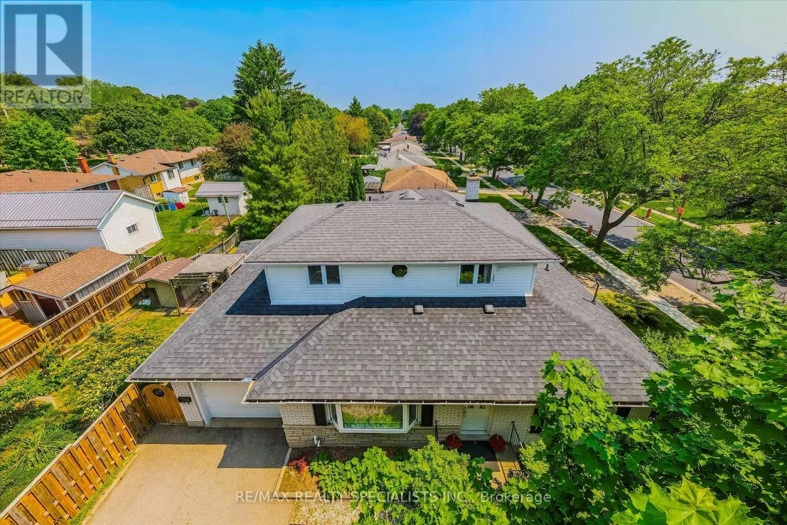 60 KENWOOD CRESCENT