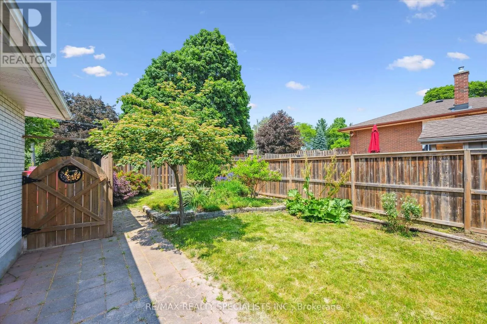 60 KENWOOD CRESCENT
