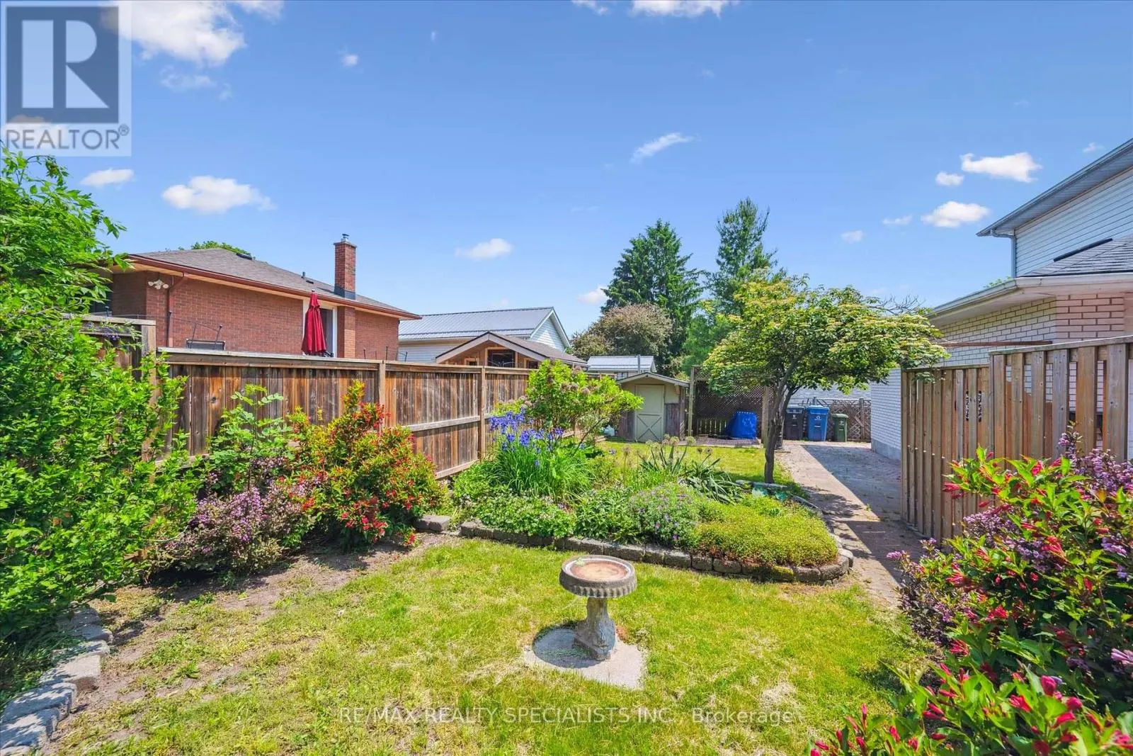 60 KENWOOD CRESCENT