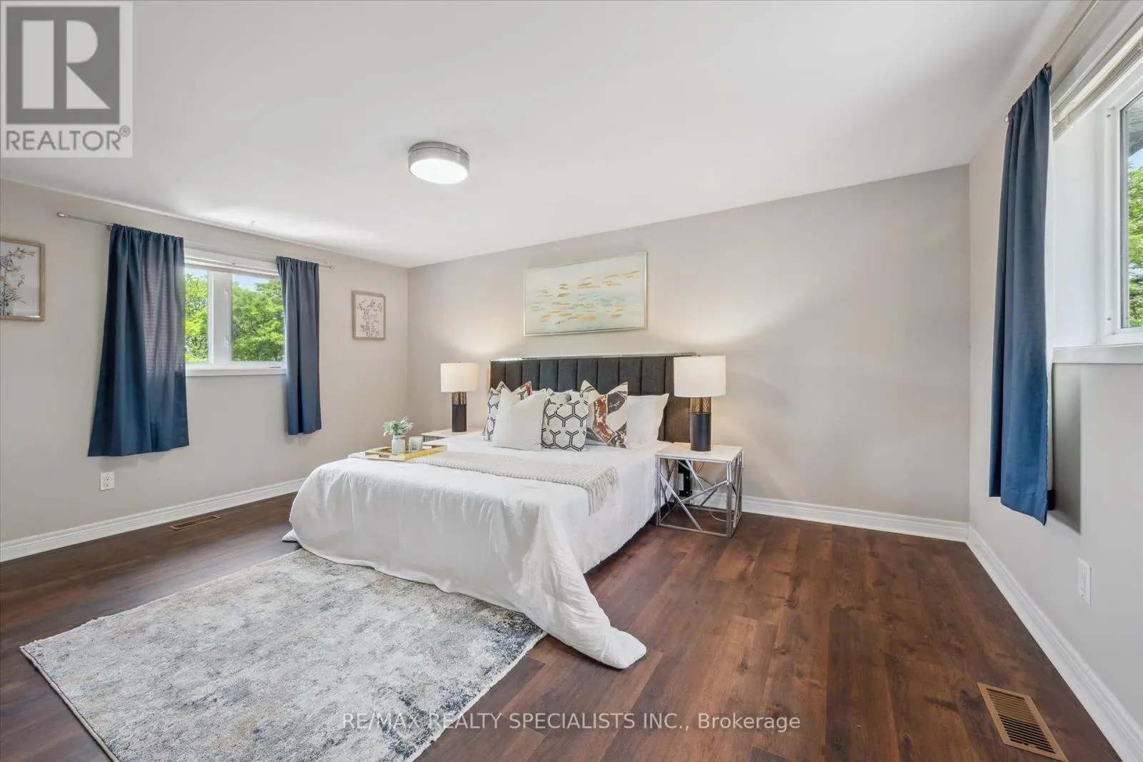 60 KENWOOD CRESCENT