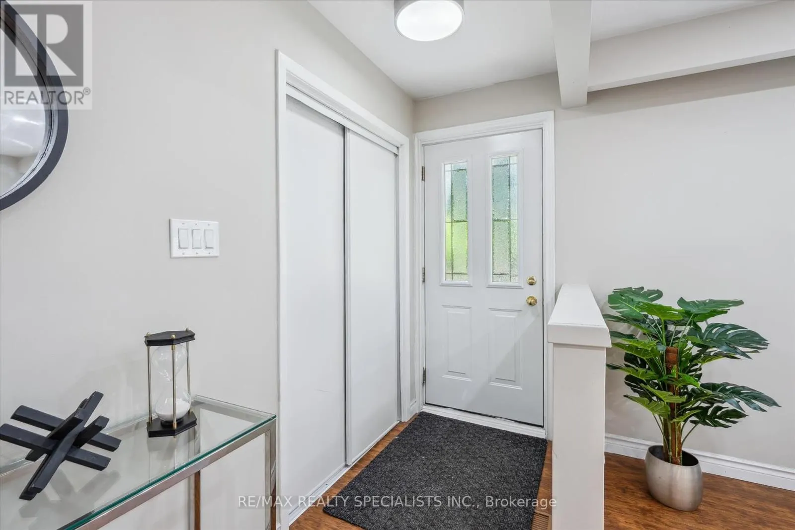 60 KENWOOD CRESCENT