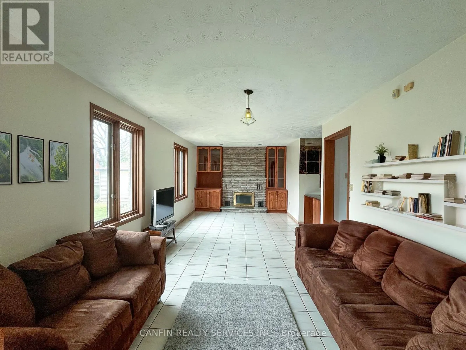 39 CORINTHIAN DRIVE